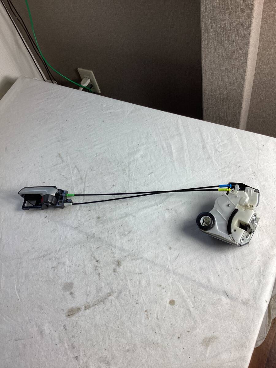 ダイハツ タント 左側ドアキャッチ &インナーハンドル拍卖