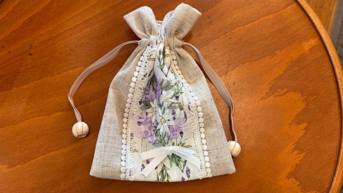 リボン刺繍 巾着 ラベンダーブーケ Mサイズ拍卖
