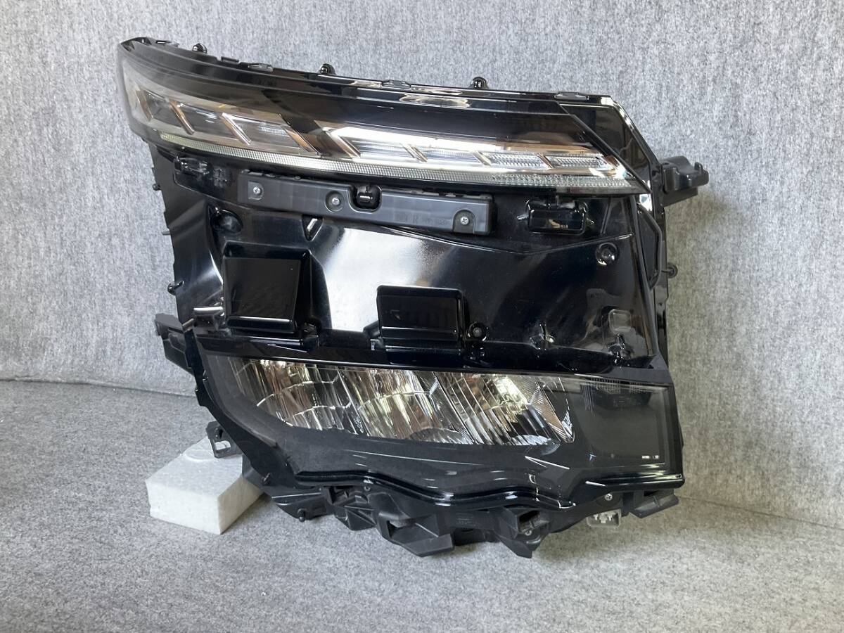 5351-D2 ヴォクシー ZWR90/MZRA90 ヘッドライト LED 右 ☆拍卖