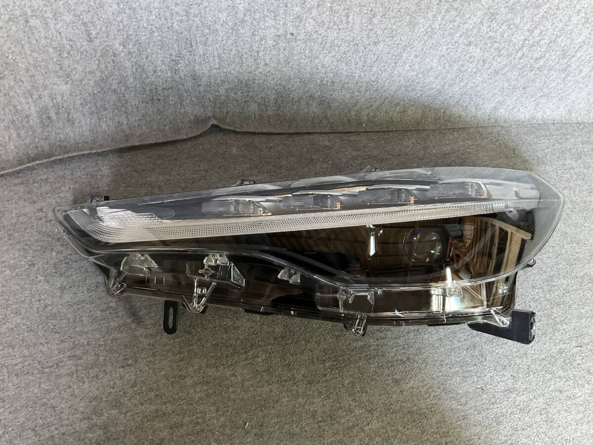 5352 カローラクロス ZSG10/ZVG15 ヘッドライト LED 左 ☆拍卖