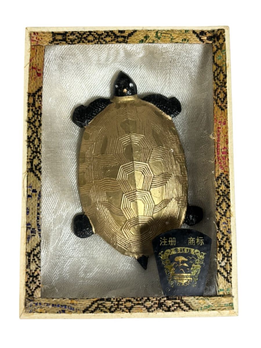 【送料無料!!】中国微墨 亀型 カメ かめ 胡開文製 書道 墨 老胡 ケース入り 文房具 固形墨 形文墨 金箔 未使用拍卖