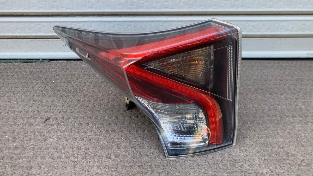 ZVW50用 トヨタ純正プリウス 左テールランプ left taillamp ICHIKOH拍卖