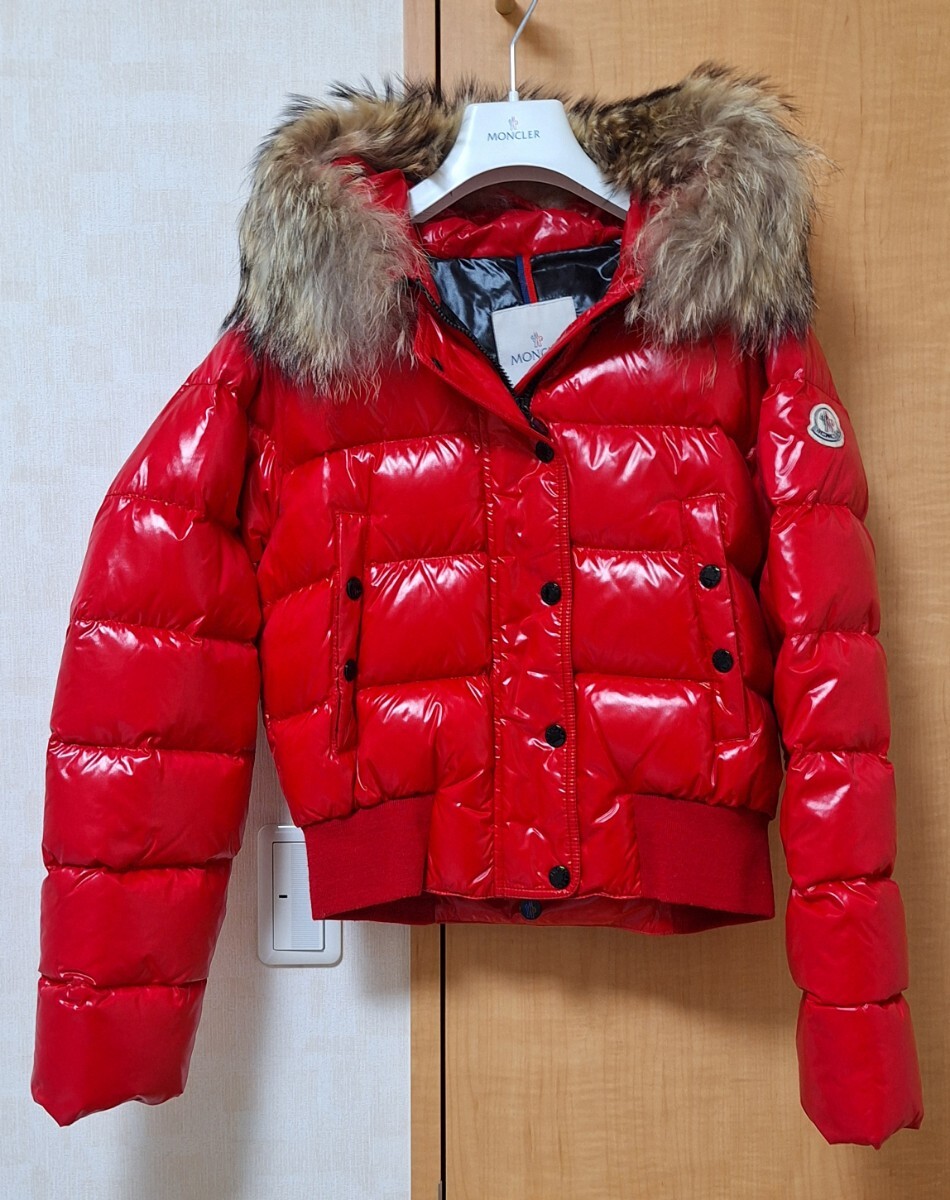 MONCLER ALPIN TG1サイズ455シャイニーレッド テカテカ艶々ナイロン素材拍卖