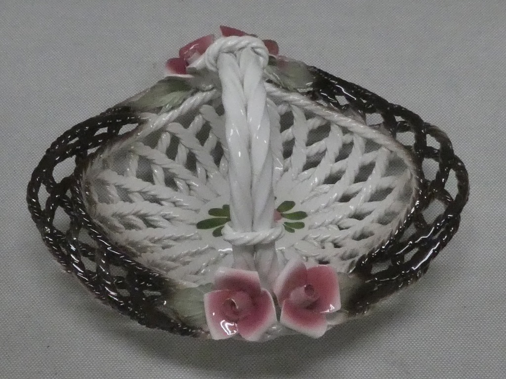 ●陶器 メッシュ フルーツバスケット 薔薇 籠 オブジェ 置物 インテリア●拍卖