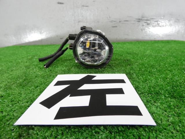 カローラツーリング 3BA-ZRE212W 左フォグランプ 2ZR-FAE 220 W5260 81220-12240 251145拍卖