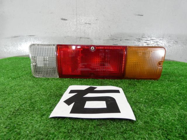 ジムニー E-JA22W 右テールランプ K6Aターボ Y33 220-32143 35603-80030 251171拍卖