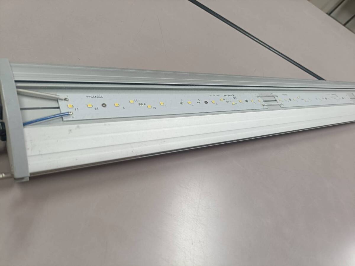 Aqullo アクロ シリーズ 120cm 1200 Bright 100V 50/60Hz 40.2W 水槽用 LEDライト 株式会社リーフ拍卖
