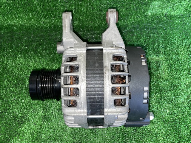 ベンツ Cクラス DBA-205043 ダイナモ オルタネーター C200 4マチックアバンギャルド AMGライン拍卖