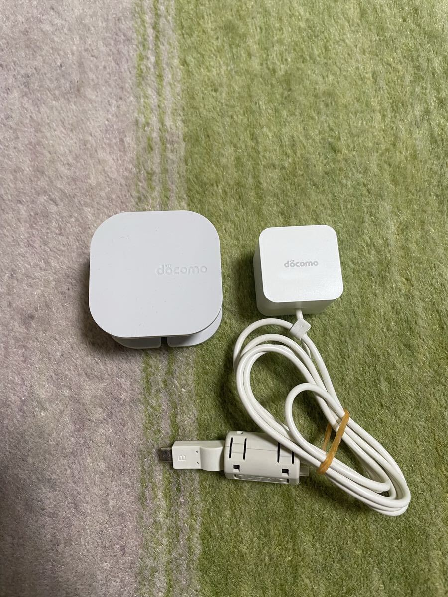 docomo純正 タイプB充電器 キッズケータイ ACアダプタ式拍卖