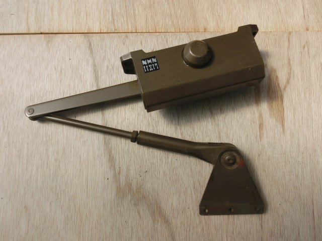 ニッカナ NHN 11X17型ドアクローザー ストッパー付き ブラウン色 取り外し使用品 外観右丁番吊元ドア用 有効活用に拍卖