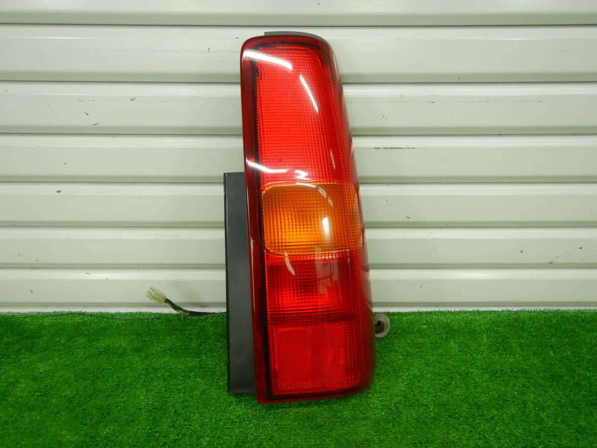 14A】【送料記載】JB23W ジムニー 3型 右テール 35650-81A00 KOITO 220-32081 JM23W Jimny 【506116】拍卖