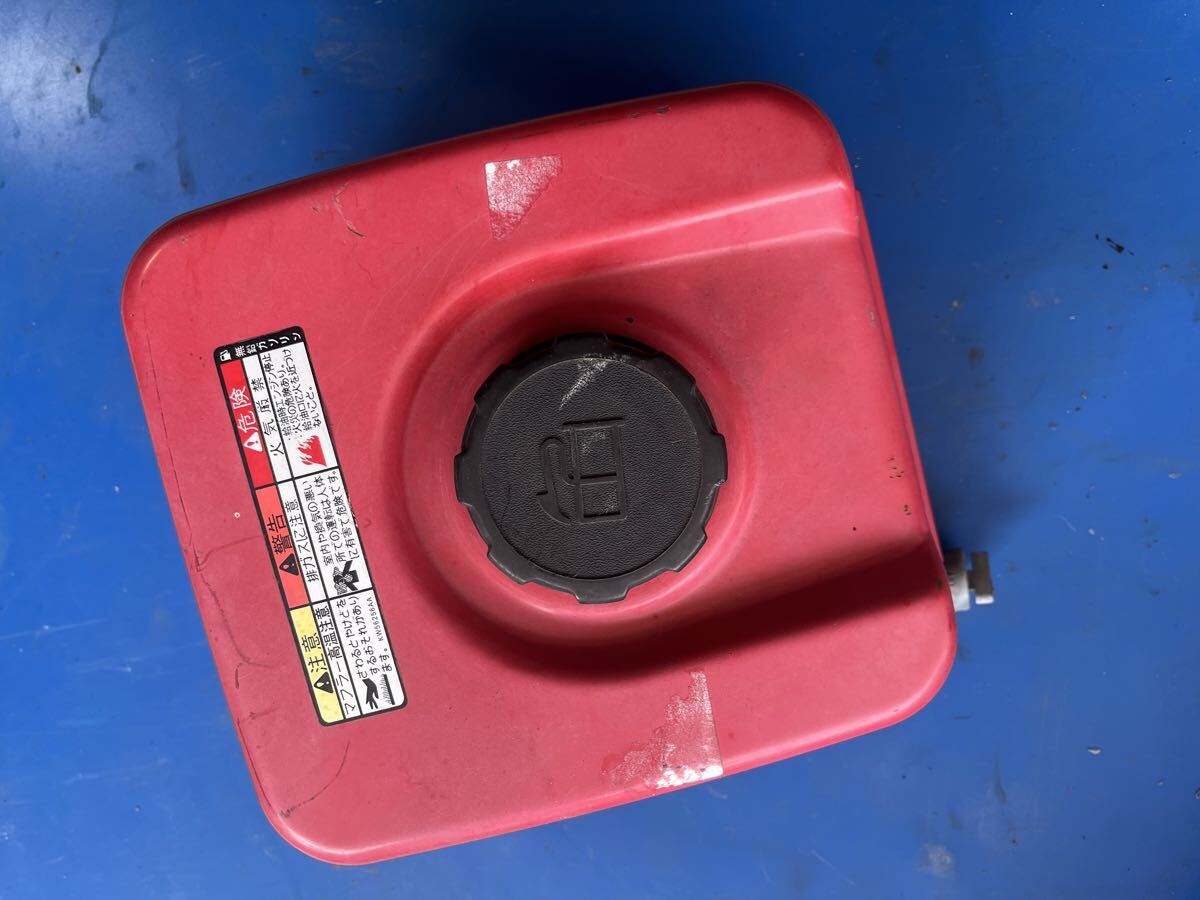 エンジンポンプ/管理機/動噴/ モア/ ガソリンエンジン 部品 三菱 GT400 燃料タンク 燃料コック付き タンクサビなし拍卖