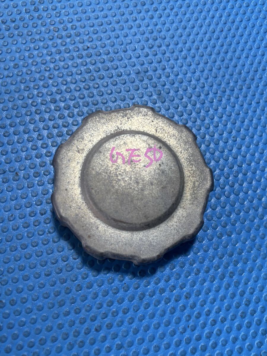 ガソリンエンジン 部品パーツ 蓋 フタ キャップ ヤンマーGE50より取り外し その他適合機種不明 寸法にてご確認ください拍卖