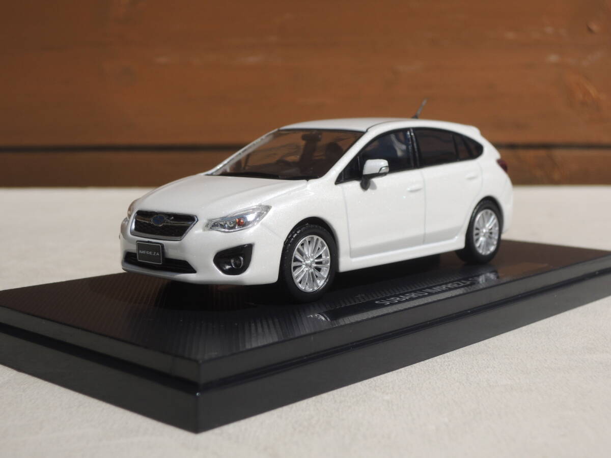 【ミニカー】 インプレッサ スポーツ ホワイトパール 4代目 GP型 1/43 10cm程度 スバル ディーラー特注 非売品 カラーサンプル ミニカー拍卖