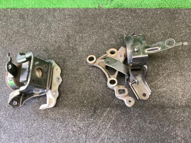 ムーヴ DBA-LA150S その他 E/G部品 L R59 12305-B2210 エンジンマウント拍卖