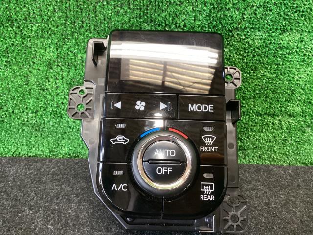 ムーヴキャンバス DBA-LA800S A/Cスイッチパネル G SA2 W24 55910-B2660拍卖