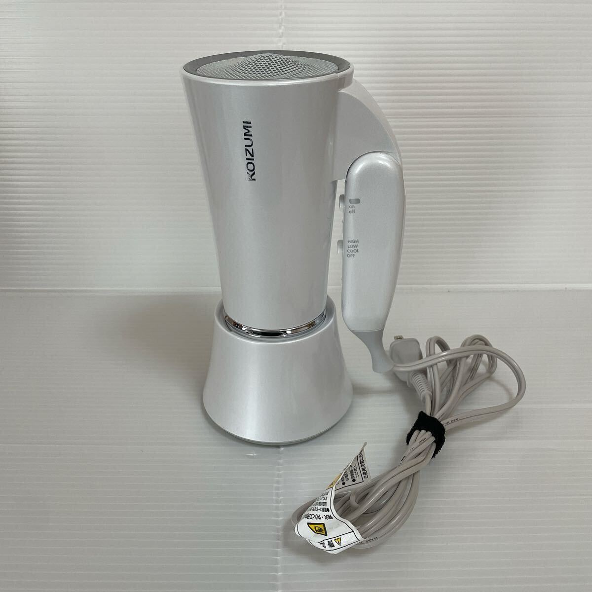 1円スタート 動作確認済 KOIZUMI ハンドヘアドライヤー スタンド付き ホワイト KHD-K310 2022年製 マイナスイオン C779拍卖