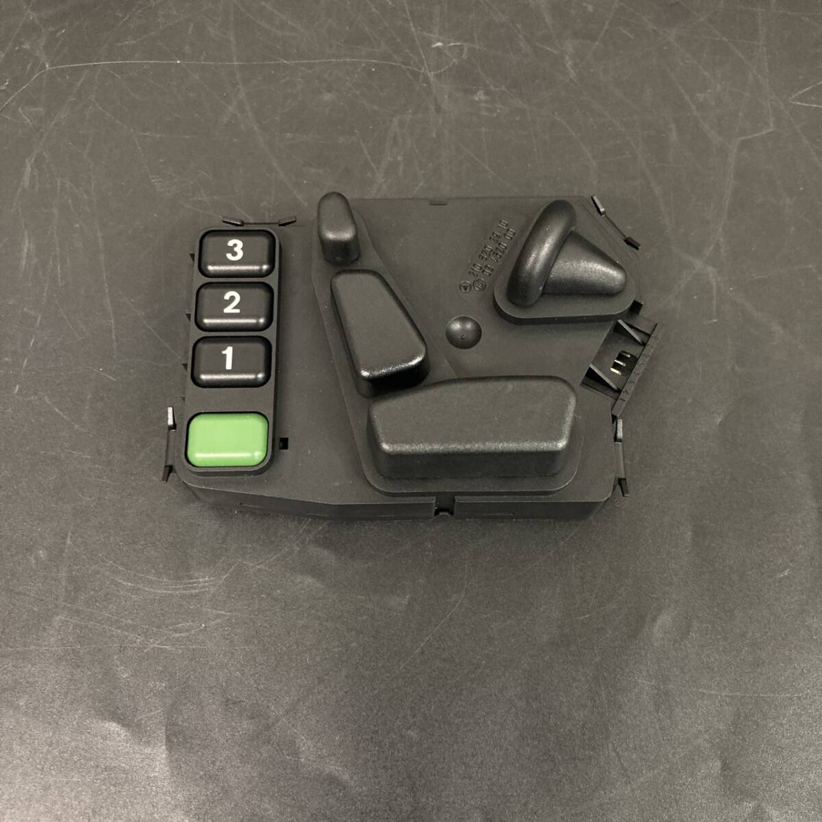 ベンツ C-7498 ◎ W210 パワー シート スイッチ A 210 820 29 10 未使用品 Mercedes-Benz コントロール拍卖
