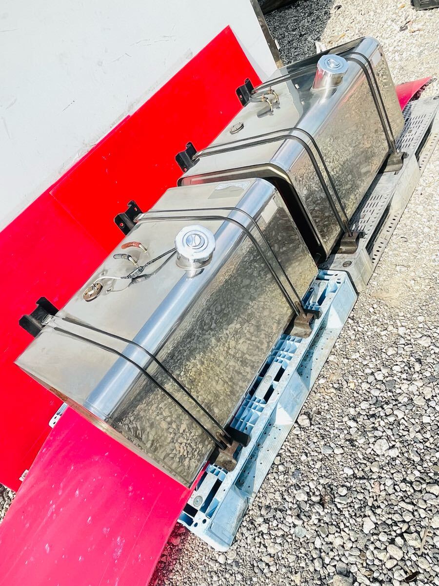 中古美品 大型 中型 大丸 DAIMARU メイン燃料タンク メイン 燃料タンク ステンレス製 250L 250リットル 2個 動作車からの取り外し Rei4194拍卖