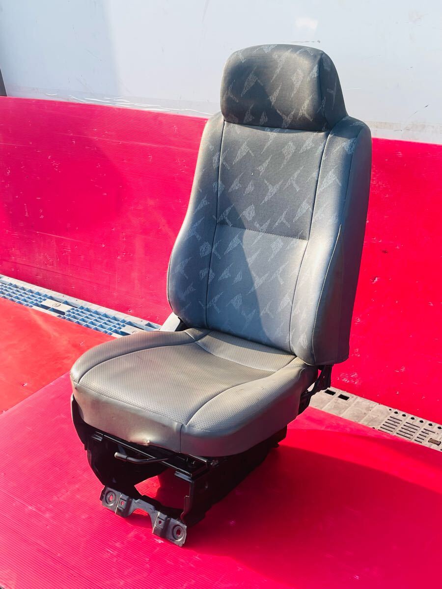純正 座り心地良い 日野 レンジャー ドライバーシート シート 右側 右 動作車から取り外し Rei4222拍卖
