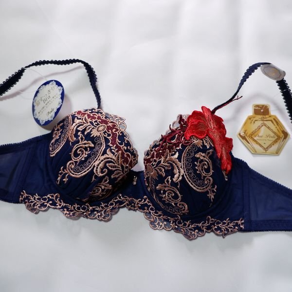 Last エスポール D65 寄せ上谷間 ラグジュアリーブラジャー ネイビー拍卖