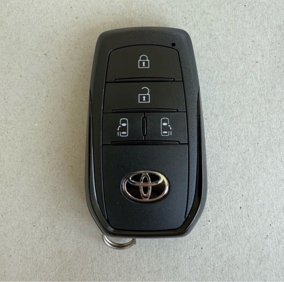 90 ヴォクシー ノア 純正 スマートキー 両側パワースライドドア 令和6年式 2669拍卖