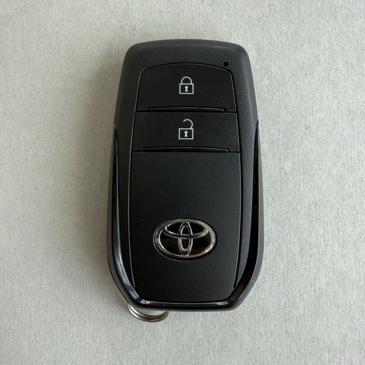 ヤリス 純正 スマートキー 2ボタン 3183拍卖