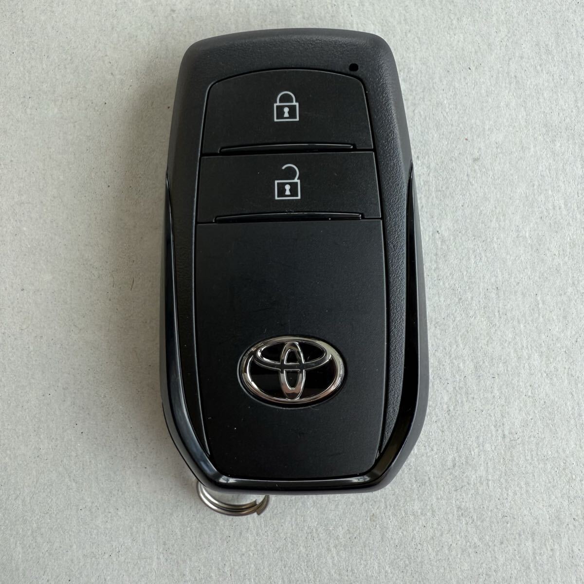 ヤリス 純正 スマートキー 2ボタン 3184拍卖
