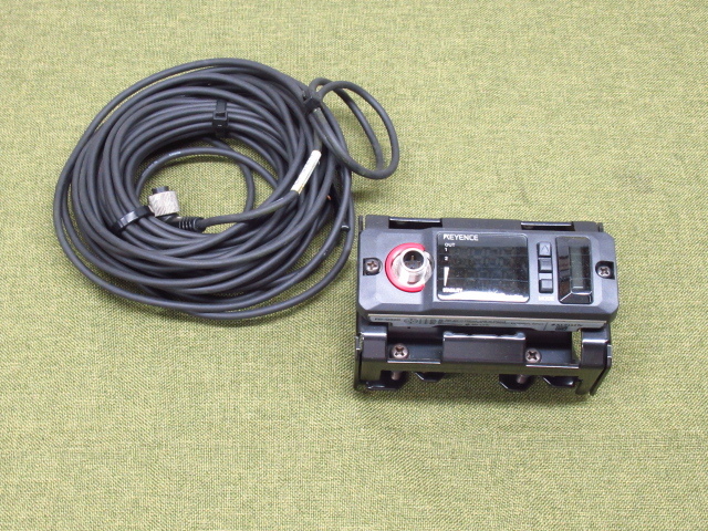 KEYENCE キーエンス クランプオン式 流量センサ FD-Q32C ケーブル付き 現状品 管理7H0820C-A1拍卖