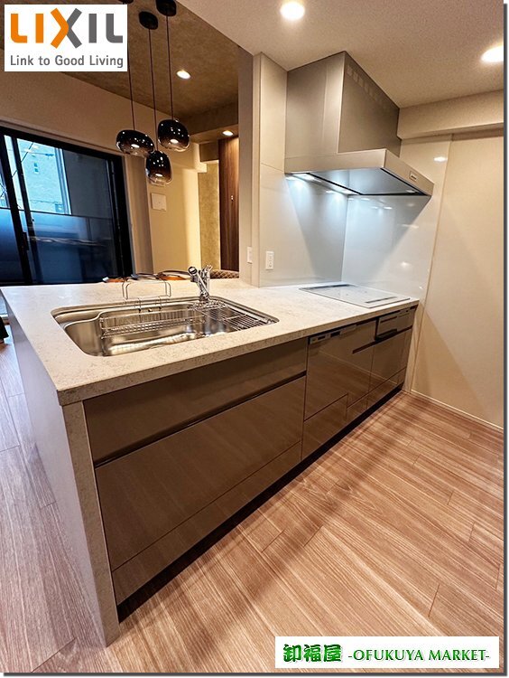 28538■LIXIL 対面キッチン W2445 レンジフード コンロ 食洗機 高級人造大理石 ※訳あり(におい)■展示取外し品/未使用品/左S/三木市出荷拍卖