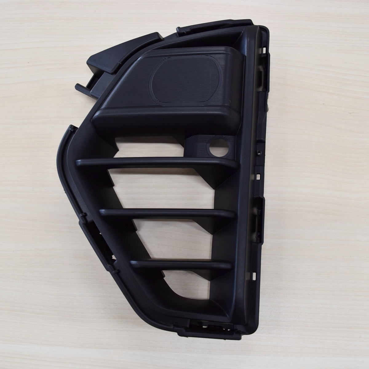 NISSAN 日産 キャラバン 純正 バンパーカバー 左 LH VR2E26 VN6E26【中古 新車外し品】拍卖