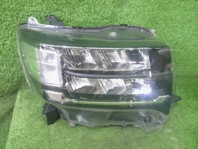 タント 5BA-LA650S 右 ヘッドランプ ヘッドライト ASSY ファンクロス KF-VE W25 81110-B2C10拍卖