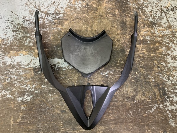 シグナス GRYPHUS SEJ4J テールランプ上下カバー ●拍卖