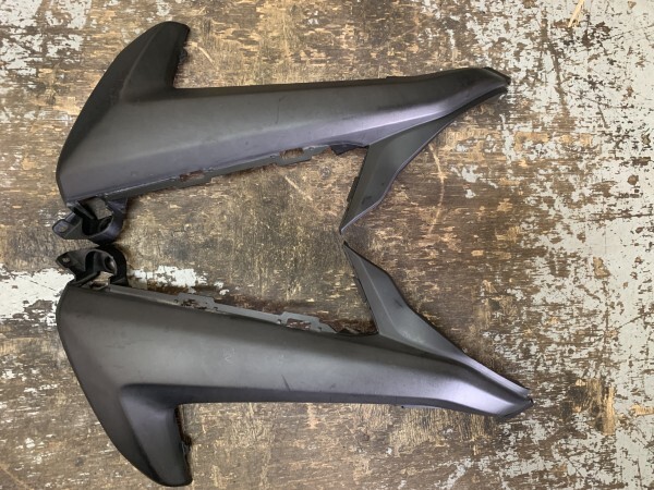 シグナス GRYPHUS SEJ4J シートカウルアンダーカバー ●拍卖