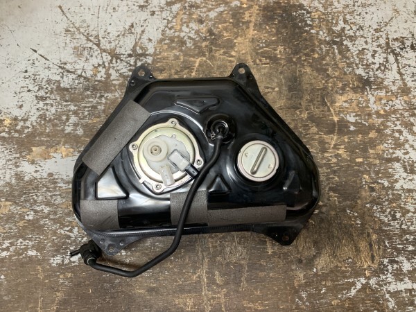 トリシティ SG37J ガソリンタンク □ サビなし拍卖