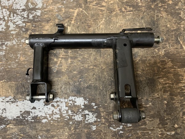 トリシティ SG37J エンジンハンガー □拍卖