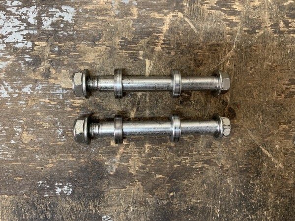 トリシティ SG37J フロントアクスルシャフト □拍卖