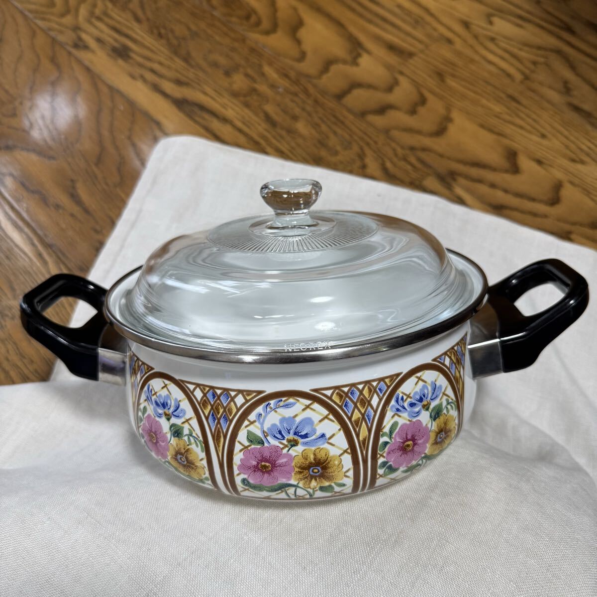 昭和レトロ 両手鍋 ホーロー 花柄 ガラス蓋 NEOREX ネオレックス ★匿名配送拍卖