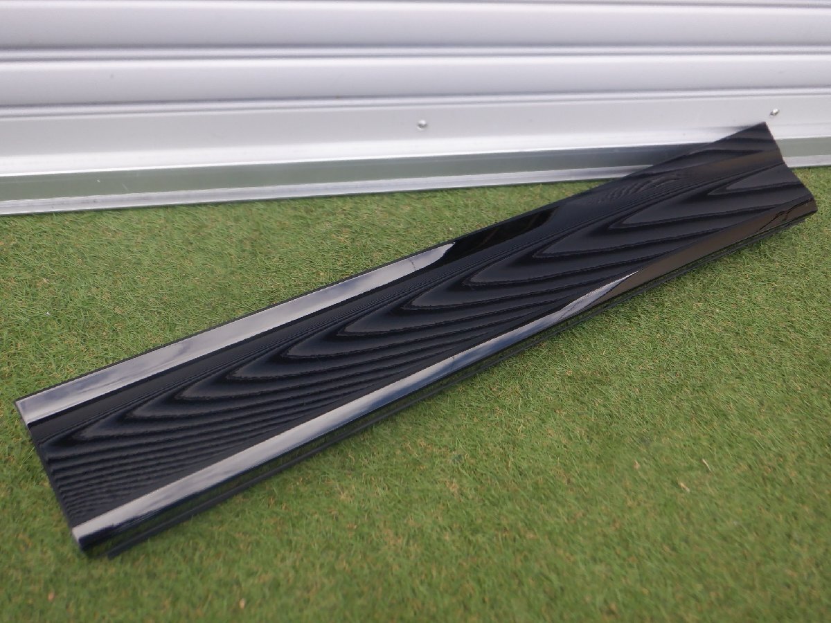 トヨタ純正 ZWR90W ZWR95W MZRA90W MZRA95W 90 ノア ヴォクシー 76903-V1020 ドアパネル プロテクター フロント 右側 ブラック218拍卖