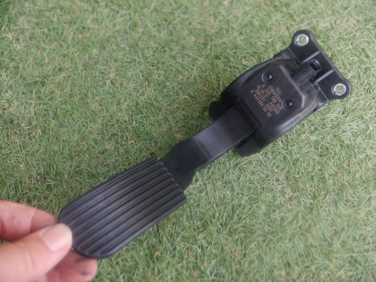 ベンツ純正 W447 Vクラス V220D アクセル ペダル アクセルスロットルペダル A4473000200 m-25-8-150拍卖