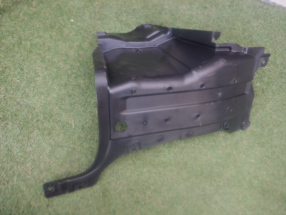 未使用 ホンダ純正 ZE2 インサイト フロントスプラッシュガード カバー パネル 右側 74115-TM8-A00 m-25-8-174拍卖