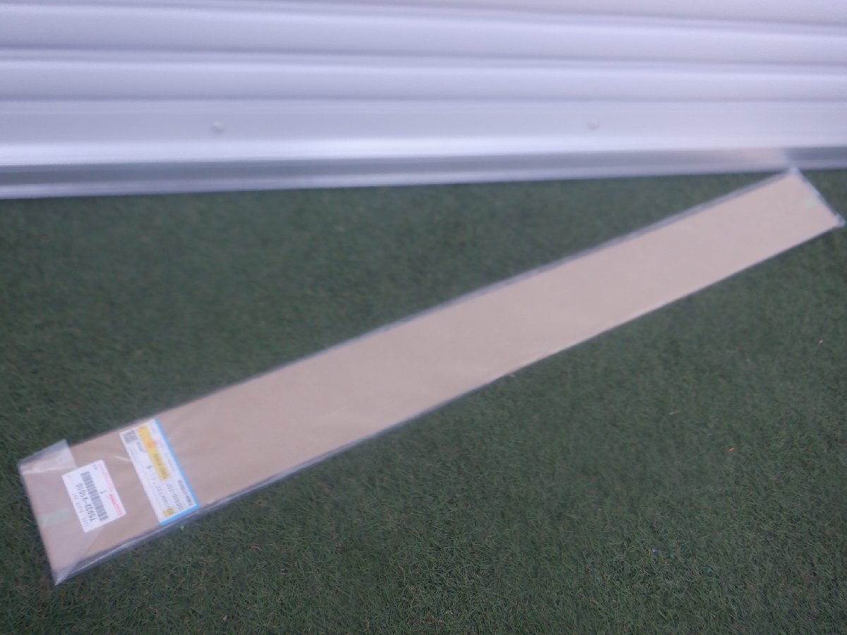 新品 トヨタ純正 ZWR90W ZWR95W MZRA90W MZRA95W 90 ヴォクシー ノア リアドアブラックテープ 左側 75932-V1010 m-25-8-235拍卖