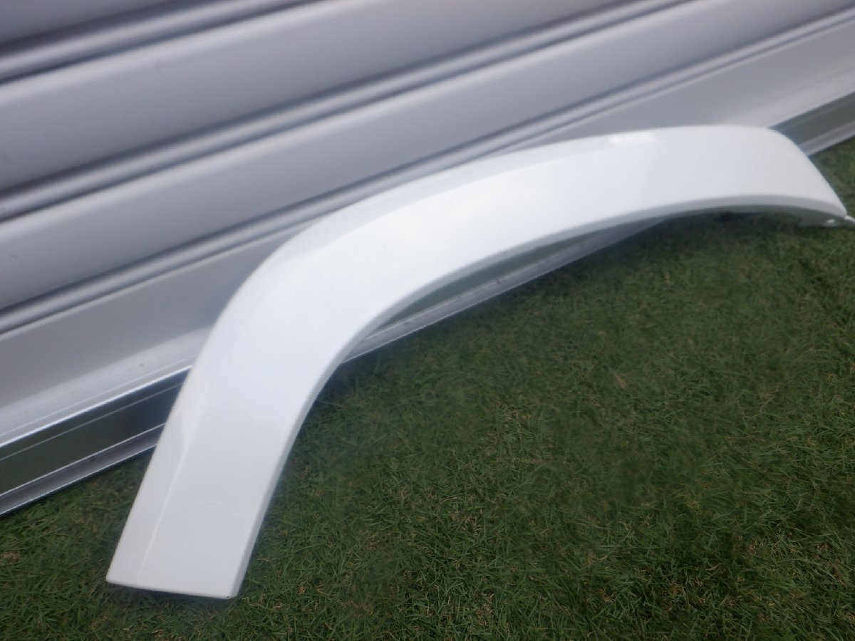 トヨタ純正 VJA300W FJA300W 300 ランドクルーザー ランクル フェンダーモール トリム リア 右 75077-60060 プレシャスホワイトパール090拍卖