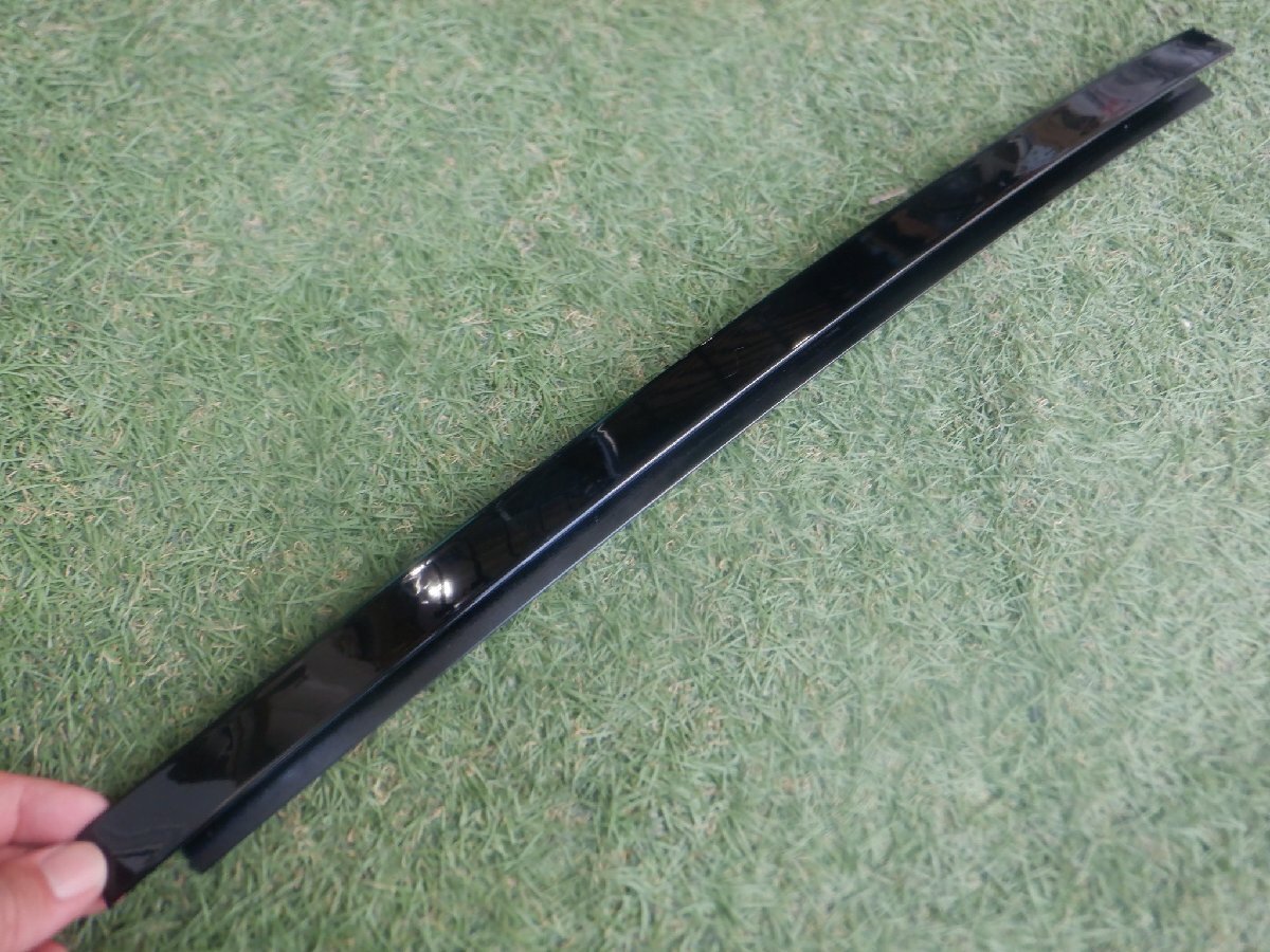 未使用 BMW純正 G12 G11 7シリーズ フレーム モール ブラック 7370319-11 160810 14 m-25-8-314拍卖