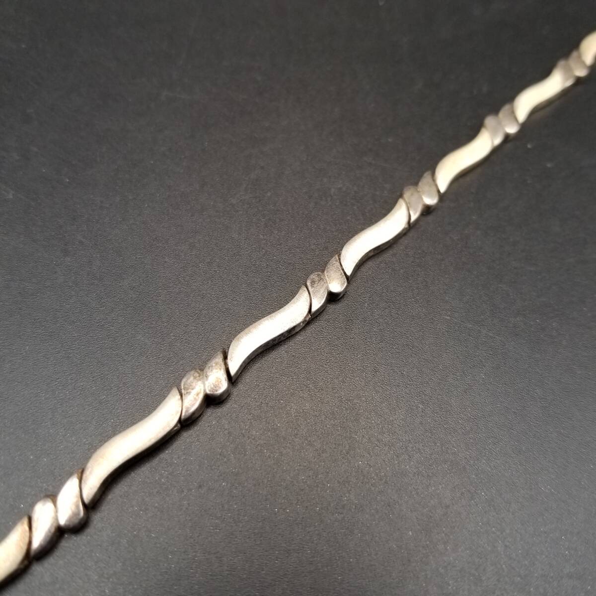 マットシルバー ウェーブチェーン 925 シルバー ヴィンテージ ブレスレット 銀 スタイリッシュ 英国 Sheffield Convention マーク Y24-A拍卖