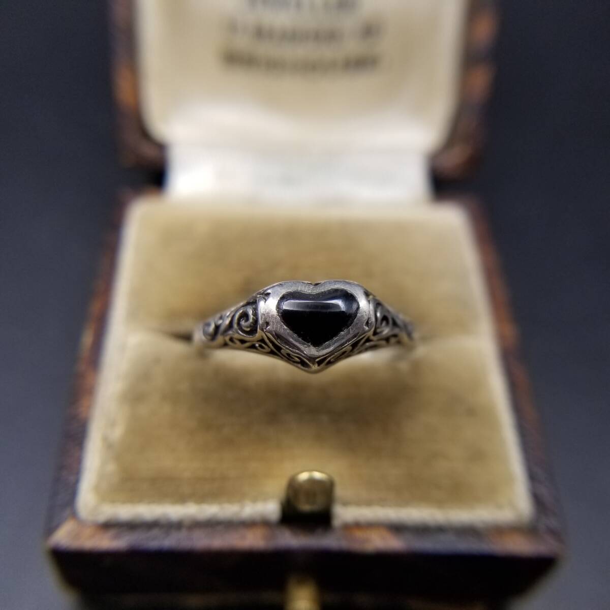 バリスタイル 唐草模様 透かし ブラック ハート 925 シルバー ヴィンテージ リング 銀 指輪 小ぶり レトロ 華奢バンド Y24-F拍卖