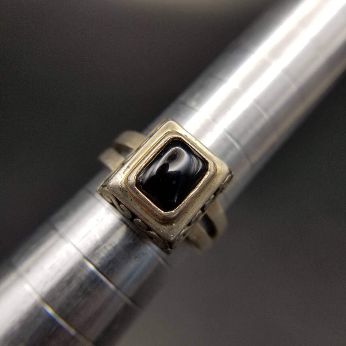 ブラックトップ レクタングル 存在感 925 シルバー ヴィンテージ リング 銀 指輪 ボリューム感 サイド装飾 2連バンド Y24-H拍卖