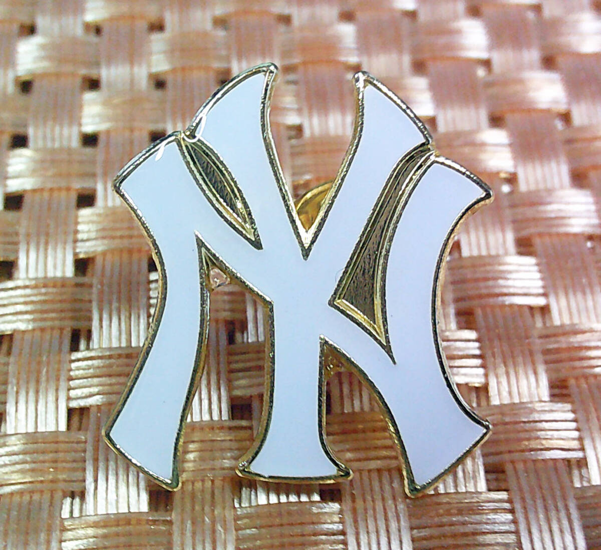 《PN白NYロゴ》◆新品  MLB ニューヨーク・ヤンキース New York Yankees 野球 ベースボール  ピンバッジ■観戦 応援◆メジャーリーグ拍卖