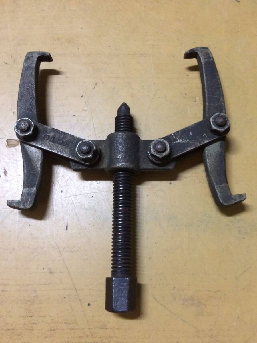 HH210 KOTO/江東産業 2本爪ギアプーラー 爪の幅約10cm(爪の長さ10㎝) プーラ プーリー抜き ギヤプーラ /60拍卖