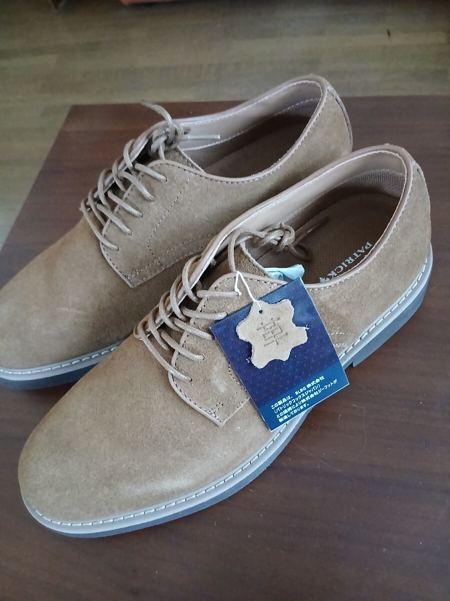 新品箱入りスエード革靴PATRICK.COX サイズ25.5cm ベージュ拍卖